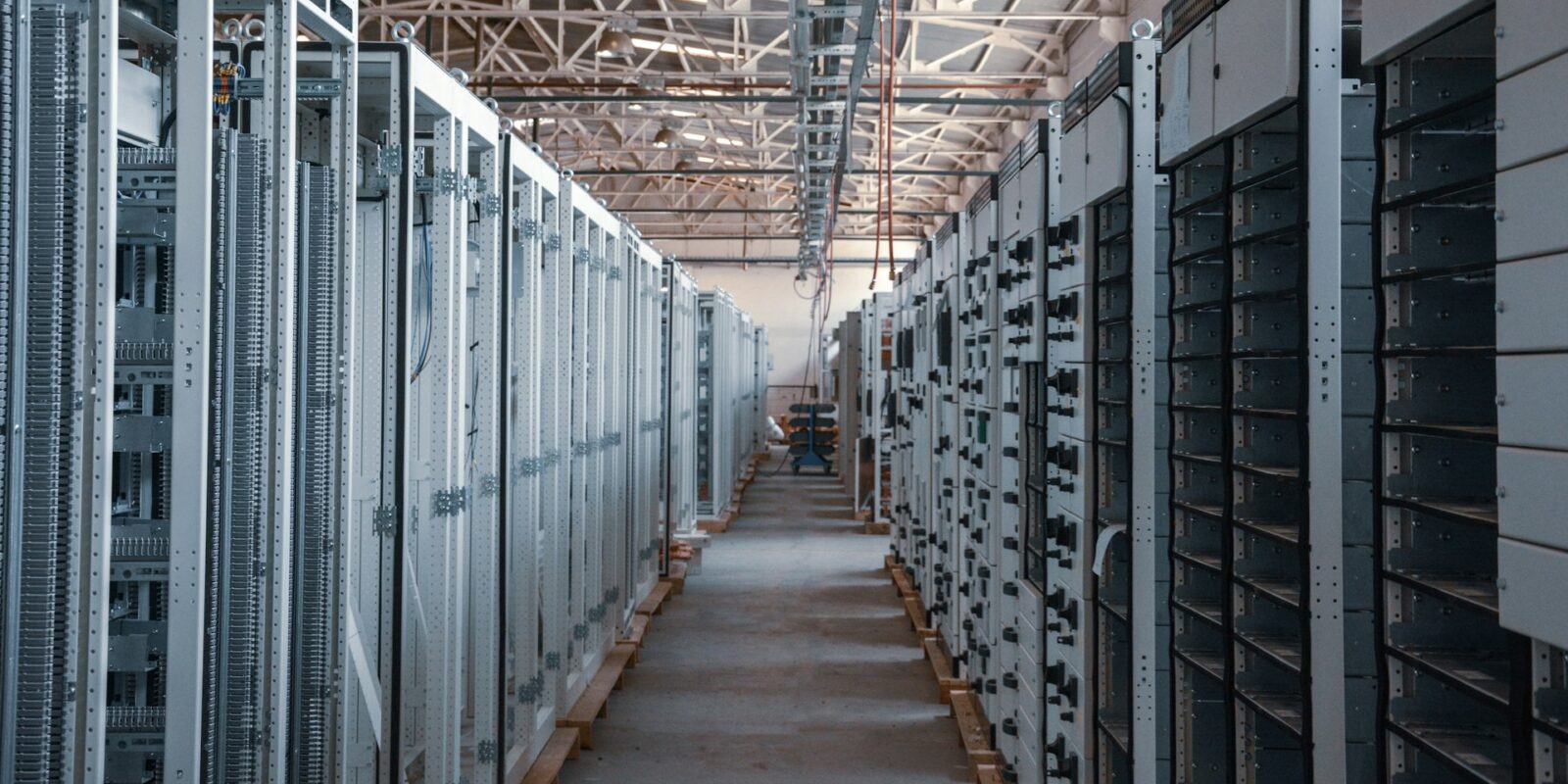 Serwerownia z szafami rack